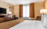 Bedroom 2 The Black Swan Lee Lenox Ascend Hotel Collection
