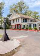 EXTERIOR_BUILDING Rodeway Inn Orleans - Cape Cod