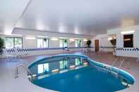 Swimming Pool Quality Suites Near West Acres