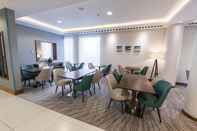 บาร์ คาเฟ่ และเลานจ์ Hampton by Hilton Bournemouth