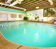 Swimming Pool 3 Table Rock Resorts at Kimberling - Extra Holidays