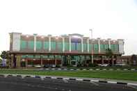 Exterior Howard Johnson by Wyndham Dammam