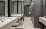 Toilet Kamar 7 Brownsuites Jeju