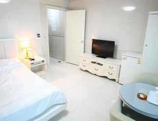 Bedroom 2 Donghae Medical SPA Convention Hotel