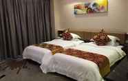 Kamar Tidur 5 The Century Hotel