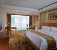 Bedroom 2 Shenzhen Vienna Hotel (Jingtian Branch)