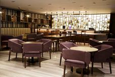 บาร์ คาเฟ่ และเลานจ์ Ever Hotel Asia