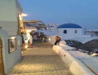 Exterior 2 La Maltese Oia