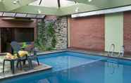 Swimming Pool 5 Primacy Apart Hotel