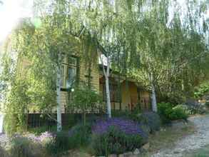 Exterior 4 Balconies Lakeside B&B