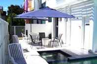 Swimming Pool Koola Beach Apartments Bargara