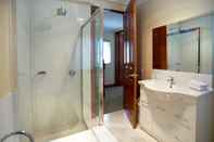 In-room Bathroom Ballarat Mews Serviced Apartments
