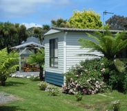 Exterior 3 Strahan Holiday Park