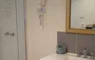 In-room Bathroom 4 Strahan Holiday Park