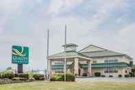 Exterior Quality Inn & Suites Manistique