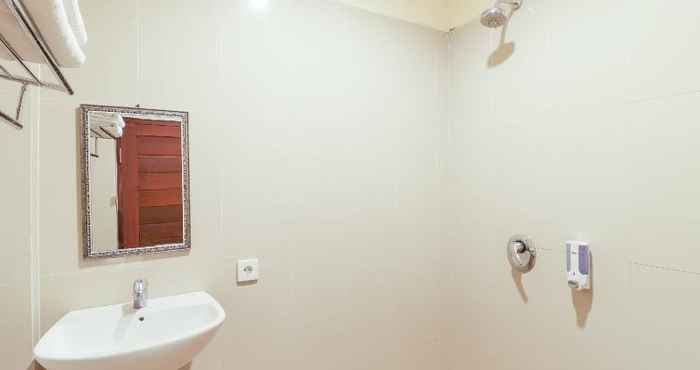 Phòng tắm bên trong Mesten Tamarind Bali Boutique Hotel