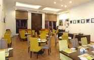 Restaurant 3 Lemon Tree Hotel Dahej