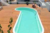 Swimming Pool Soultana Rooms & Apartments