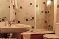 Phòng tắm bên trong Apartamentos Ojeda