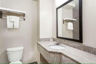 その他 4 Days Inn & Suites by Wyndham Jamaica JFK Airport