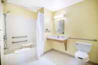 In-room Bathroom Super 8 by Wyndham Bottineau