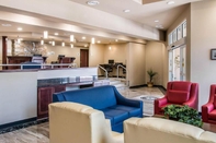 Lobby Quality Inn & Suites Houghton