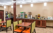 Restaurant 7 Quality Inn & Suites Houghton