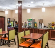 Restaurant 7 Quality Inn & Suites Houghton