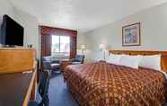 Kamar Tidur 6 Super 8 by Wyndham Sanford Kennebunkport Area