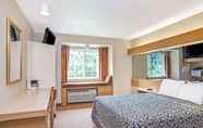 Bedroom 4 Days Inn by Wyndham Sturbridge