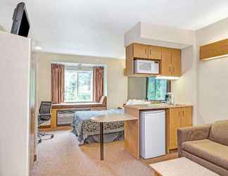 Bedroom 2 Days Inn by Wyndham Sturbridge