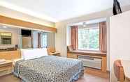 Bedroom 5 Days Inn by Wyndham Sturbridge