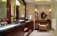 In-room Bathroom 7 Wyndham Grand Plaza Royale Hainan Longmu Bay
