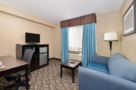 Common Space Comfort Inn & Suites Springfield I-55