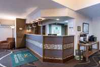 Lobby Quality Inn & Suites Manistique Area