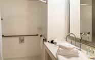 In-room Bathroom 4 EVEN Manchester Airport
