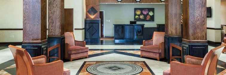 Lobby Clarion Hotel Somerset - New Brunswick