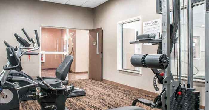 Fitness Center Comfort Inn & Suites Pittsburgh