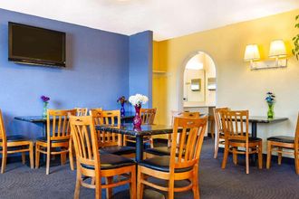 อื่นๆ 4 Rodeway Inn