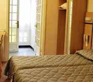 Bedroom 7 Comfort Hotel Au Firmament Asniã¨Res-Sur-Seine