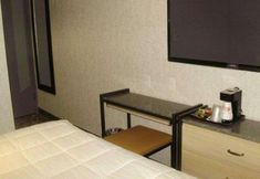 Others 5 Rodeway Inn Near JFK Airport