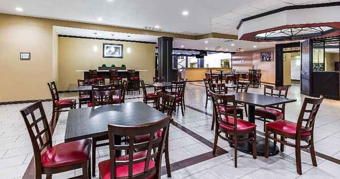 Restaurant Clarion Inn Freeport