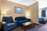 Common Space Comfort Inn & Suites