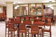 Bar, Kafe, dan Lounge Sheraton Detroit Novi Hotel