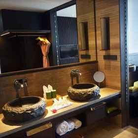 후이저우 온천 리조트의 하워드 존슨 1, 볼뤄 시안 호텔