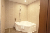 In-room Bathroom Ramada Gangwon Taebaek Resort