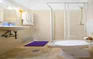 In-room Bathroom 4 Eurosun Hotels Loule