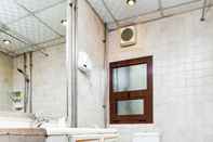 In-room Bathroom Hafez Hotel Apartment by Gemstones