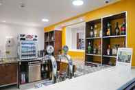Bar, Cafe and Lounge Best Western Plus London Croydon Aparthotel
