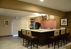 酒吧、咖啡廳與交誼廳 3 Clarion Inn Near Jblm